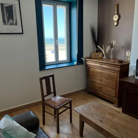 Charles Auguste 6p Vue Mer *